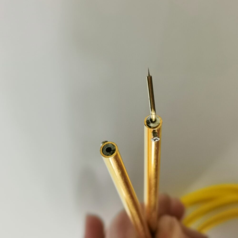 10fA Low-Leakage Coaxial Probe Arm